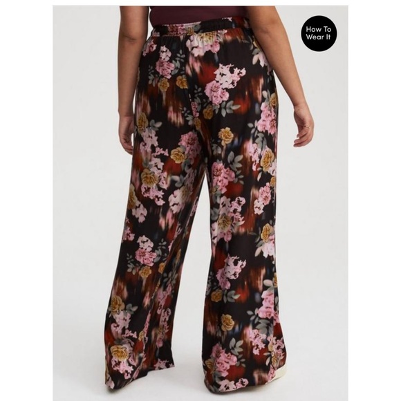 Torrid 2 🫐 Floral Wide-Leg Pants - Picture 3 of 8